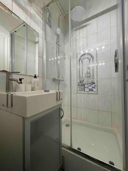 Superbe Appart Entier Au Pied De La Gare Rer, A 15 Min De Paris & Orly ฌูวิซี-ซูร์-รอจ ภายนอก รูปภาพ